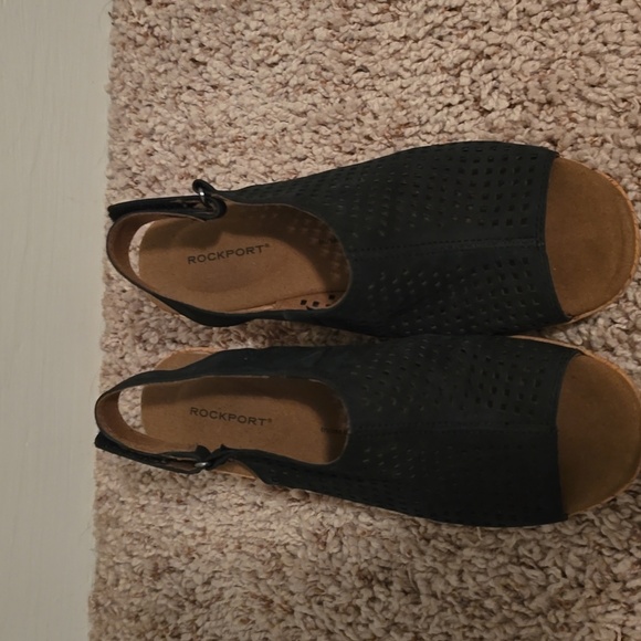 Rockport Womens Black Wedge Peep Toe Wedges EUC Size 7.5 (Bin 1) - Picture 4 of 10